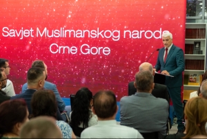 Foto razglednica sa svečanosti povodom Dana Muslimana Crne Gore